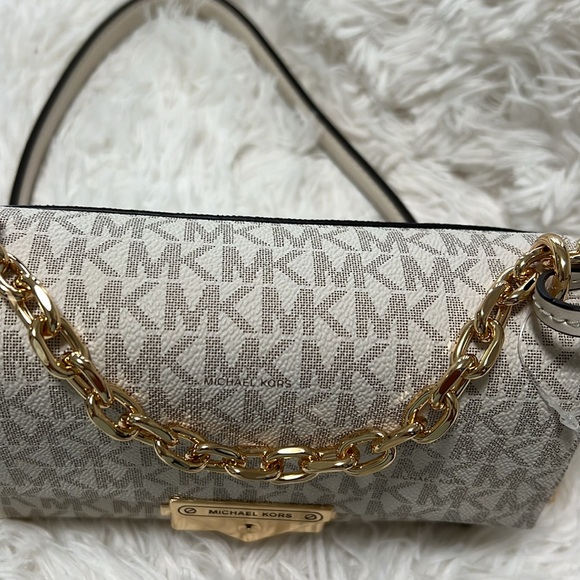 Michael Kore - Picture 9 of 9